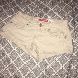 Light khaki short shorts